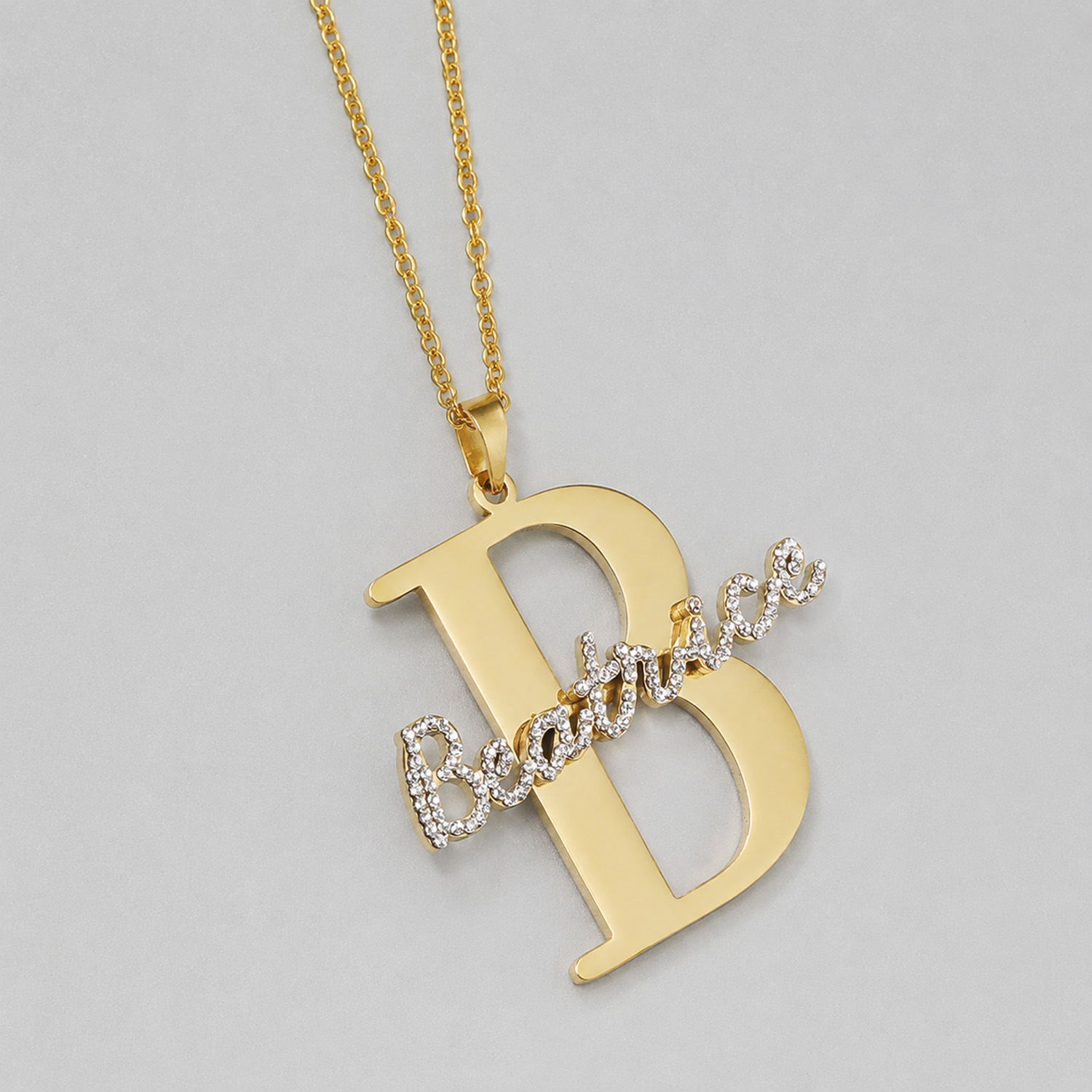Collar con Iniciales de Diaman - Initial Letter Necklace 18K Gold reseña y precio