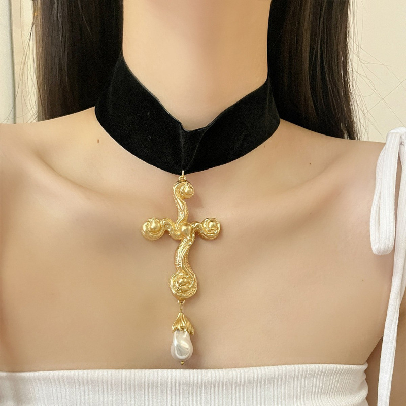 Collar con colgante de cruz de - Pearl Choker Necklace Vintage reseña y precio