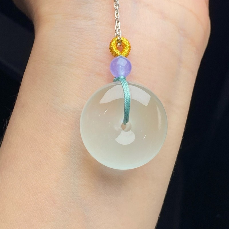 Colgante de jade con diseño de - Necklaces reseña y precio