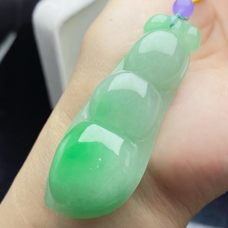 Colgante de jade con diseño de - Necklaces reseña y precio